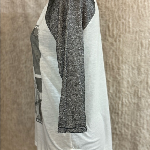 Cute Marilyn Monroe Top..Gray and white three quarter inch sleeves .Sz Medium - Picture 5 of 7